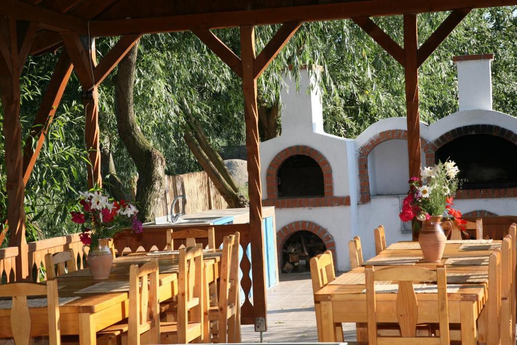 Casa Dintre Salcii Hotel Uzlina Eksteriør billede